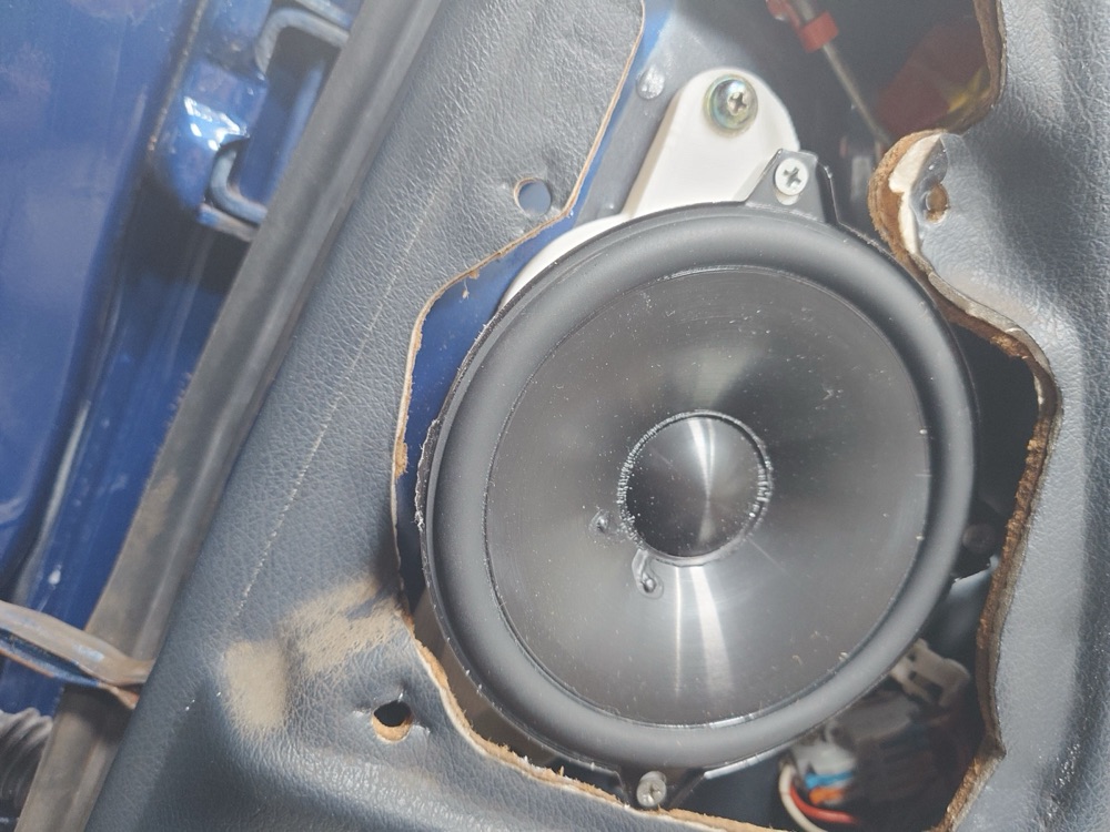 Toyota Crown JZS133 Arka 13 cm Hoparlör Adaptörü görsel 2