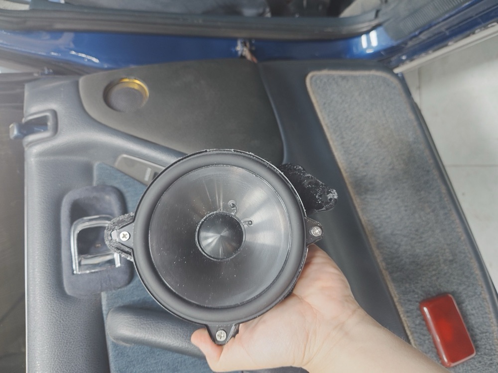 Toyota Crown JZS133 Arka 13 cm Hoparlör Adaptörü görsel 3