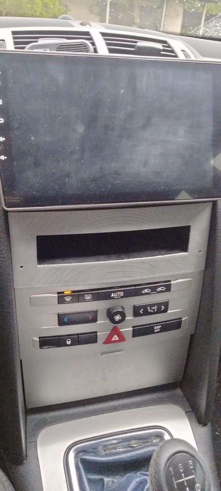 Peugeot 407 Orijinal Radyo Yerine Konsol Rafı