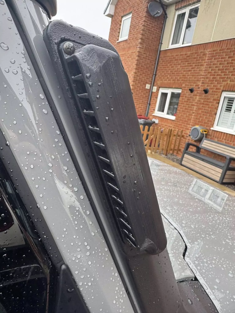 Suzuki Jimny JB74 Vidasız (Delik Delmeden) Snorkel Görünümlü Kapak görsel 4