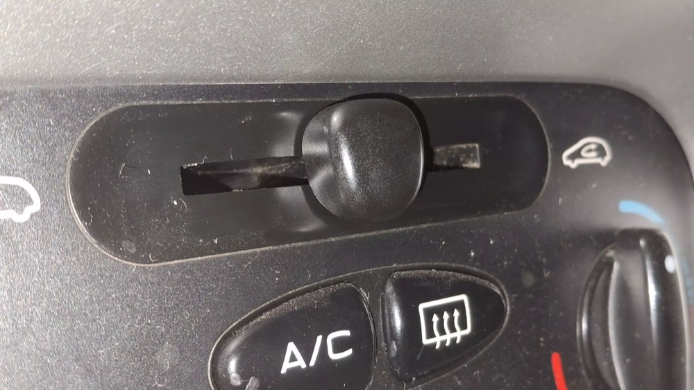 Peugeot 307 Klima Hava Sirkülasyon Kolu Başlığı