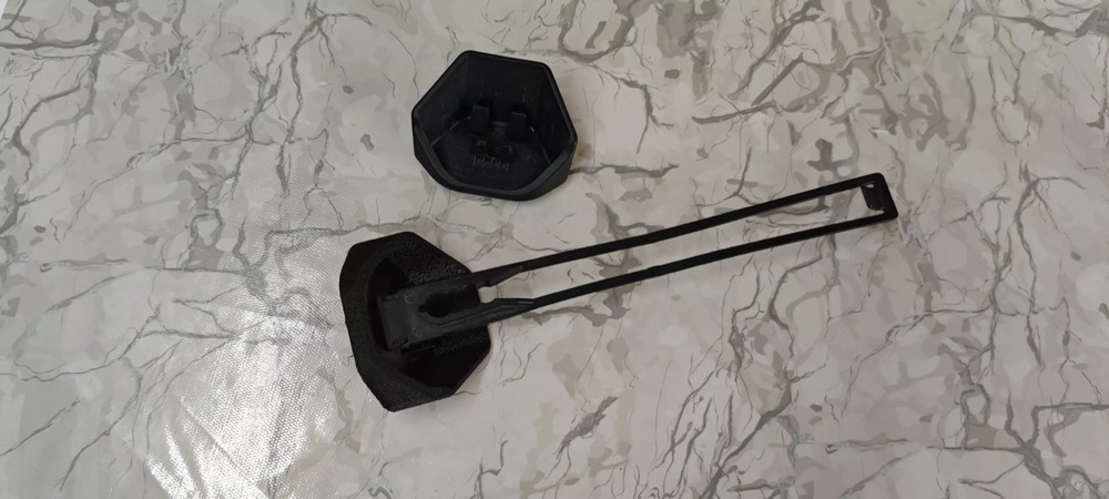 Audi Tavan Rayı Uç Kapağı görsel 3