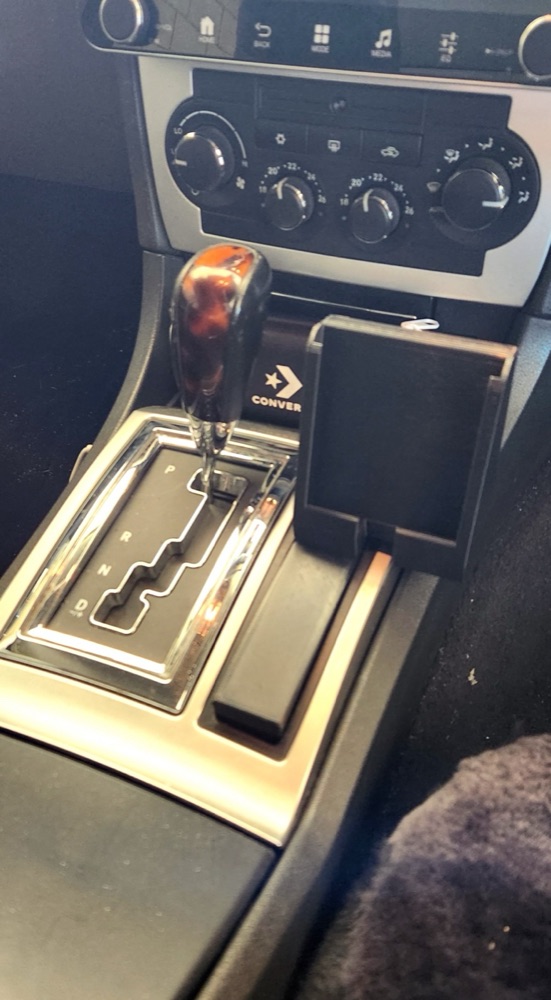 Chrysler 300C telefon tutucu görsel 2