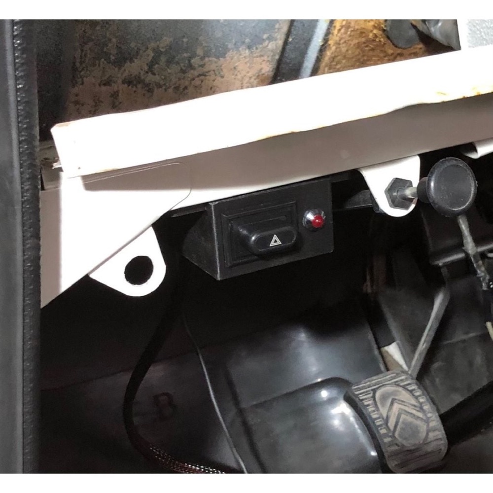 Citroen 2CV / Dyane Dörtlü Flaşör Konsol Kutusu