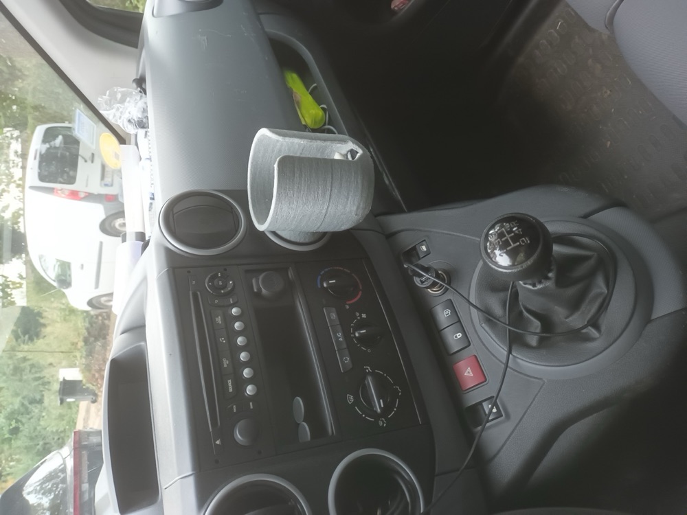 Citroen Berlingo / Peugeot Partner Uyumlu Bardaklık
