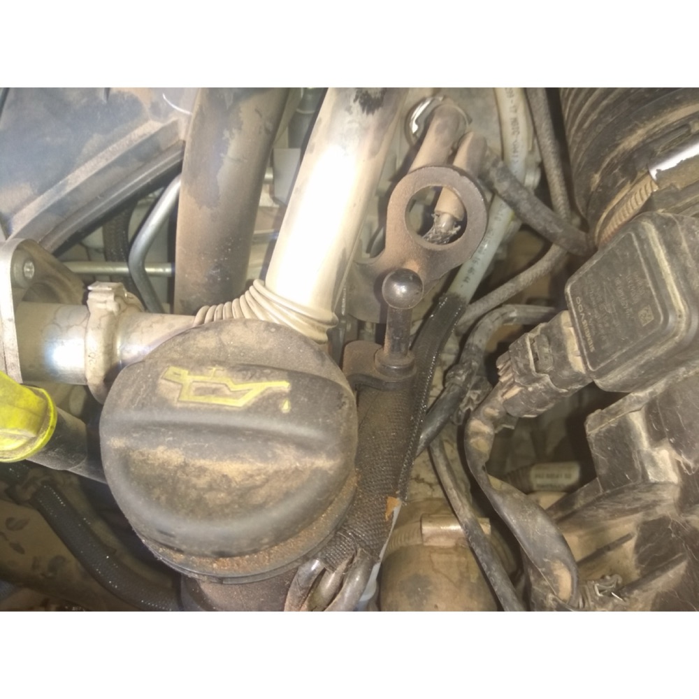 Citroen C4 Picasso Motor Üst Kapağı Takozu görsel 3
