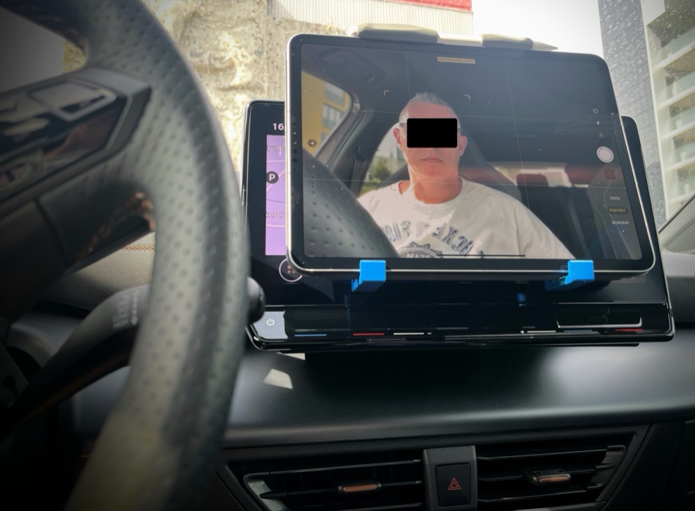 Cupra Born Tablet Tutucu görsel 3