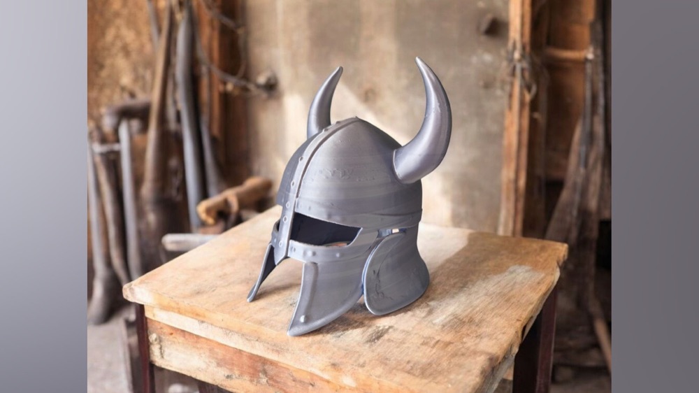 Eskitilmiş Viking Miğferi