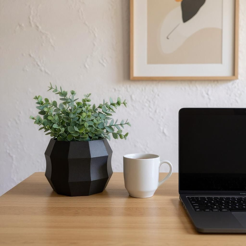 On Kenarlı Minimalist Saksı görsel 2