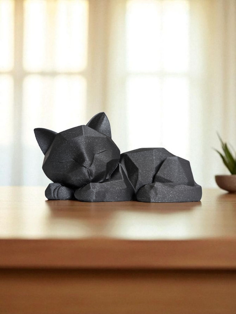 Uyuyan Low Poly Kedi Yavrusu Heykelciği görsel 3