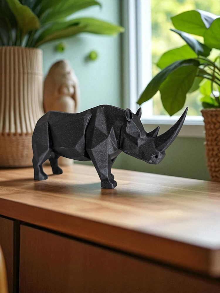 Low Poly Gergedan Heykelciği görsel 2