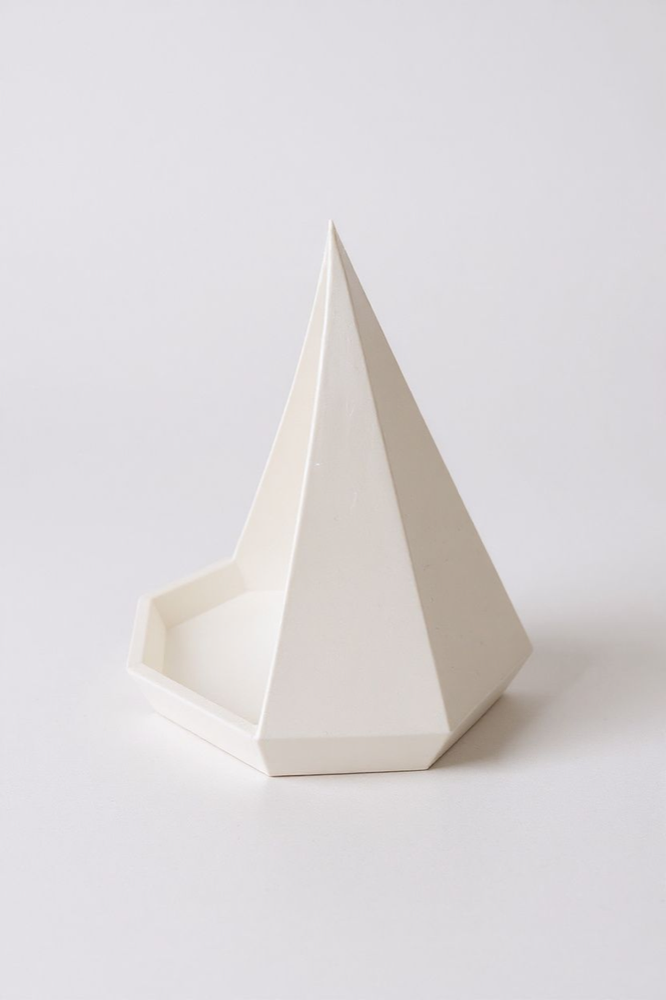 Piramit Formlu Geometrik Tepsi görsel 5