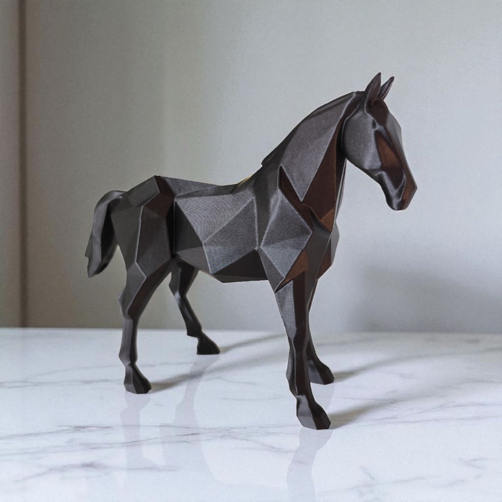 "The Stallion" Low Poly At Heykeli