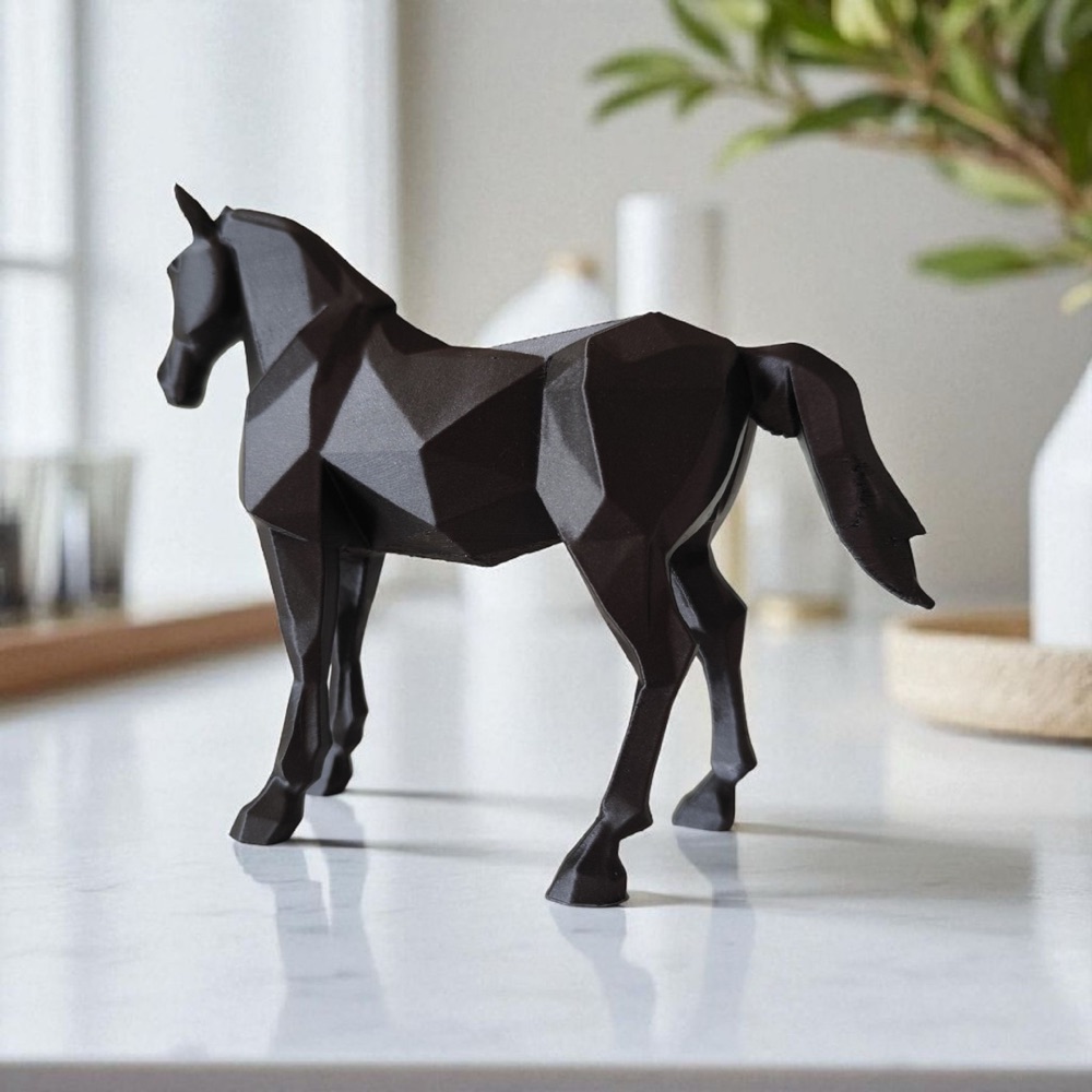 "The Stallion" Low Poly At Heykeli görsel 2