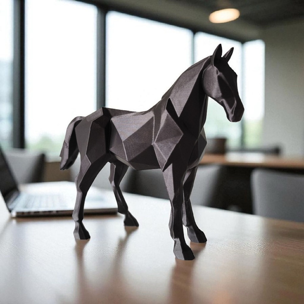 "The Stallion" Low Poly At Heykeli görsel 4