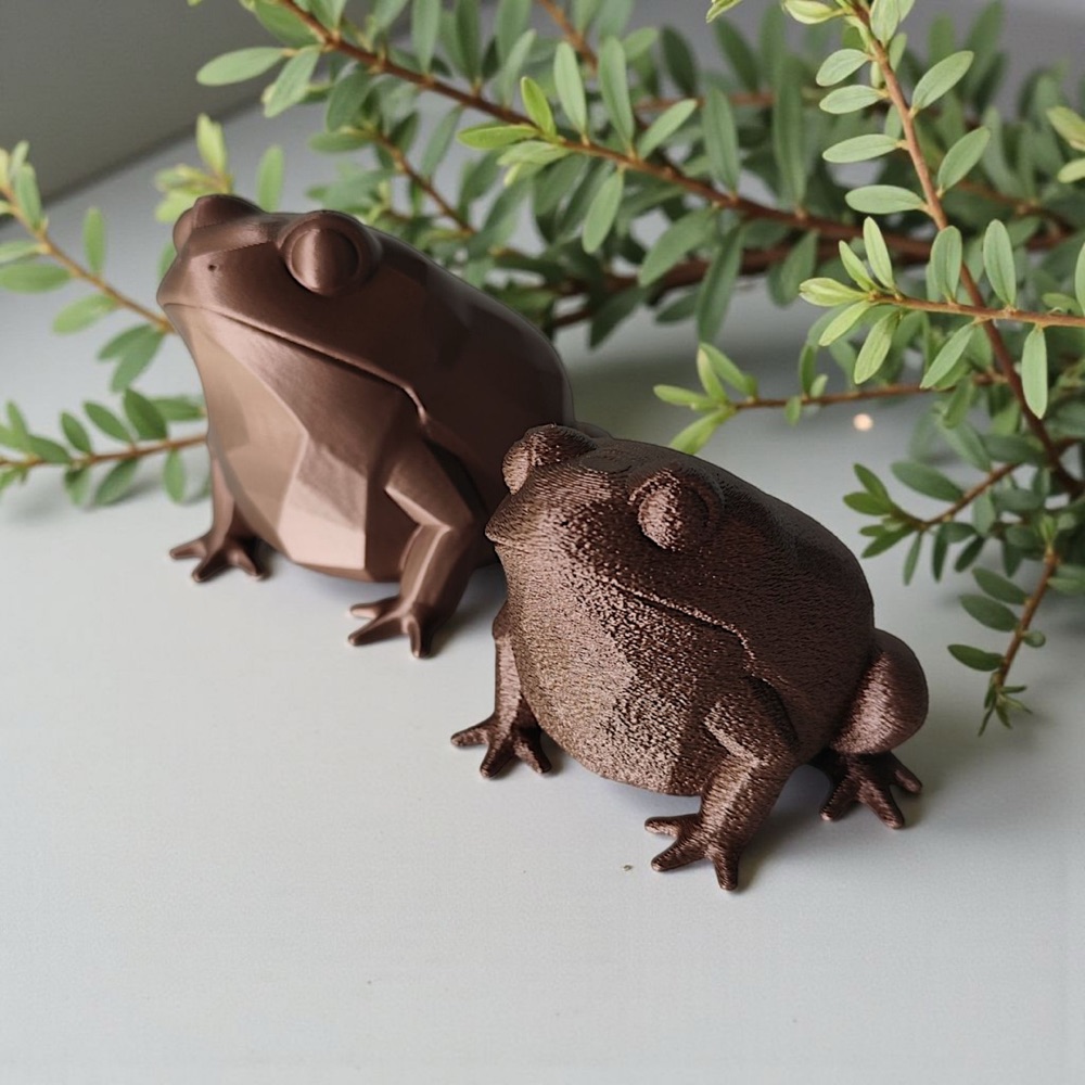 Low Poly Şişman Kurbağa Heykeli