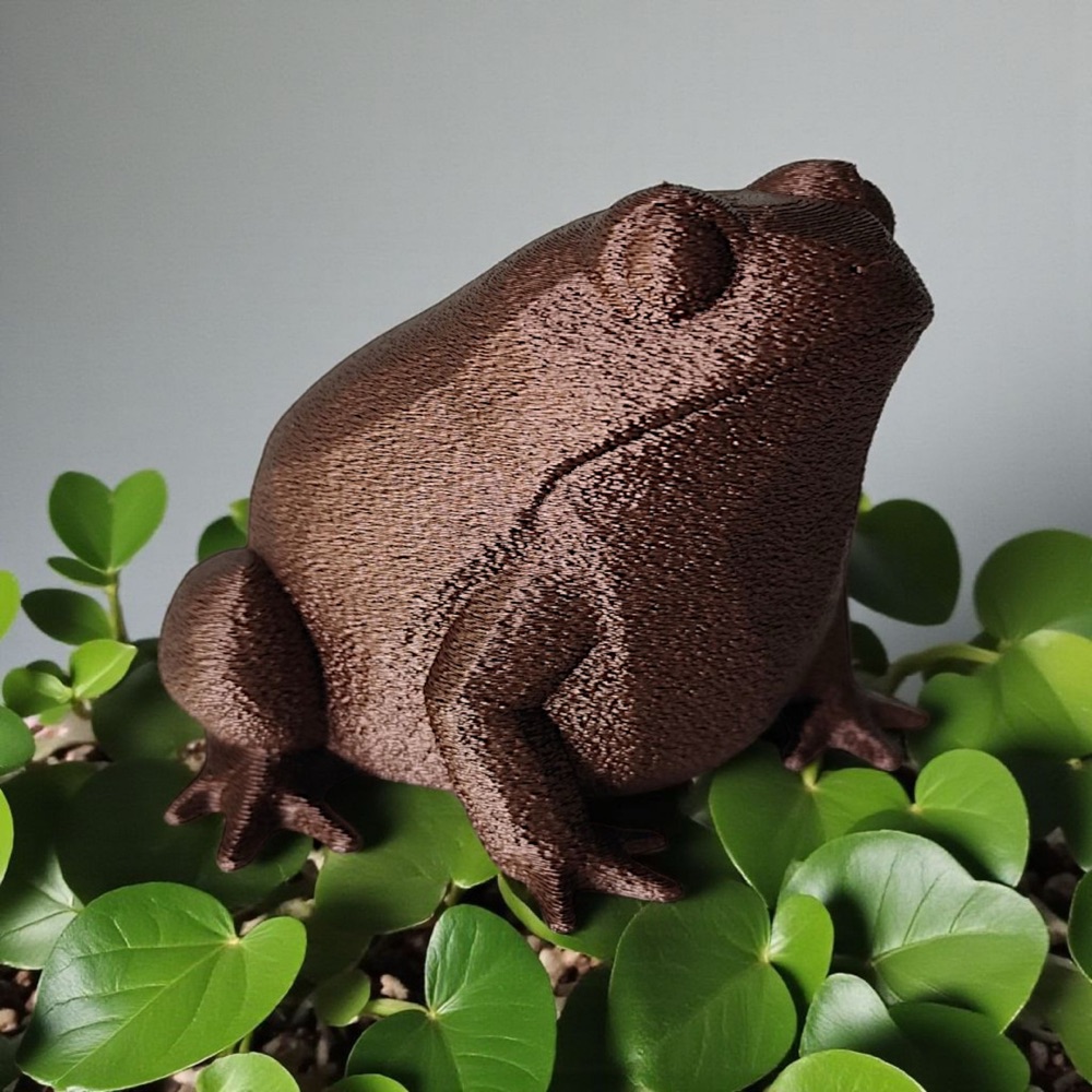 Low Poly Şişman Kurbağa Heykeli görsel 4