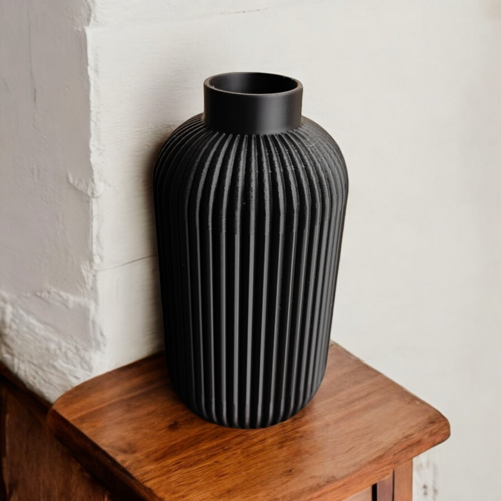 Yivli Minimalist Vazo görsel 4