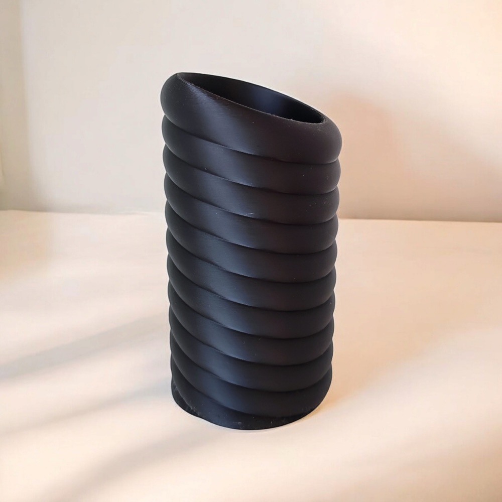 Halkalı Tasarım Vazo "Swirly" görsel 3