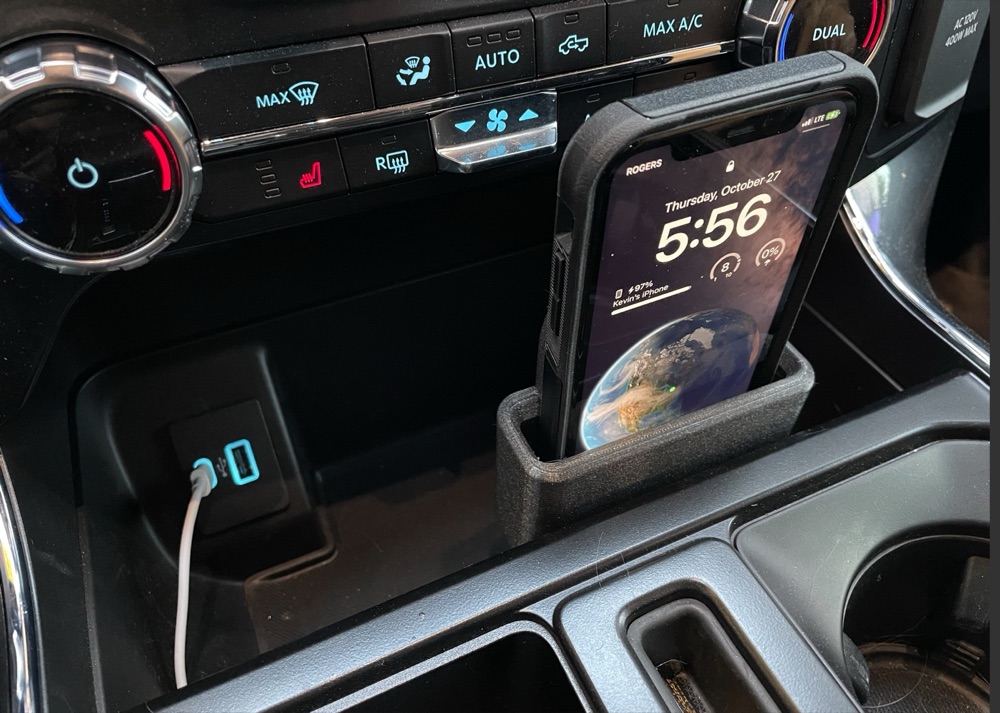 Ford F-150 kablosuz şarj yuvası