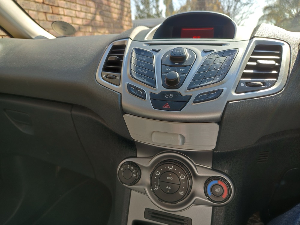 Ford Fiesta Orta Konsol Çekmecesi