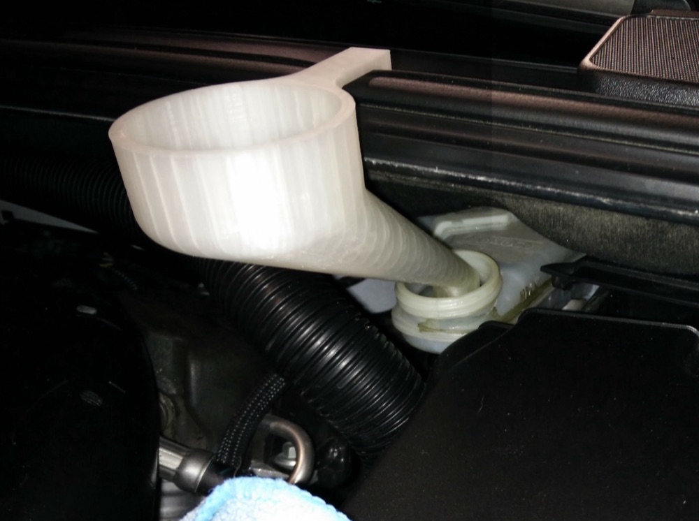 Ford Focus fren hidroliği hunisi