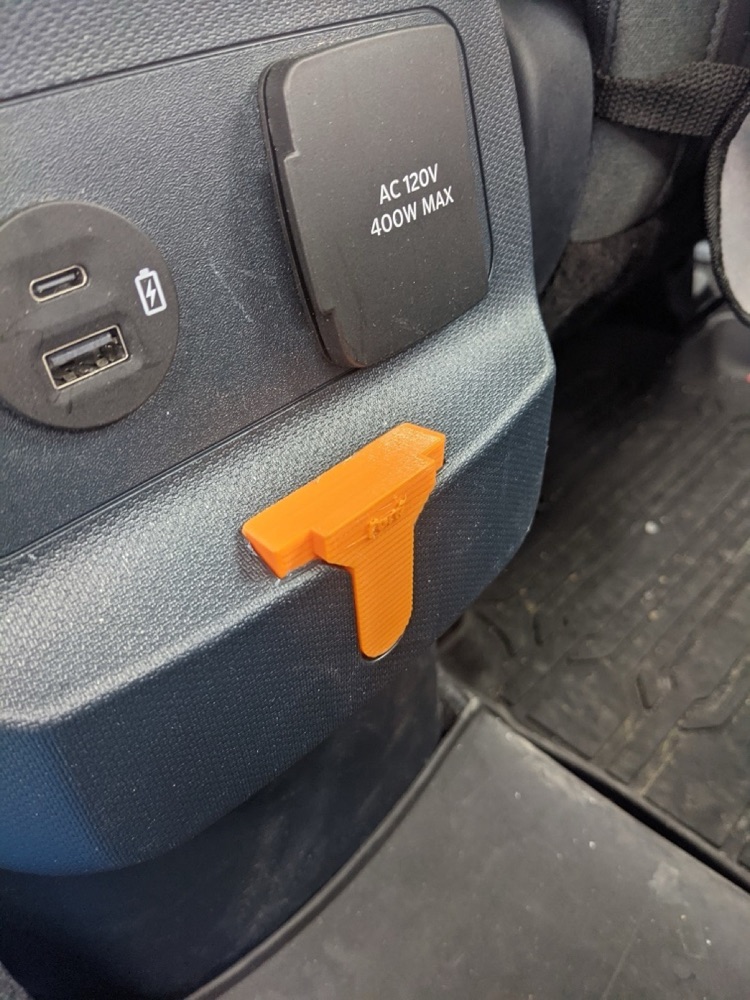Ford Maverick boşluk kapağı