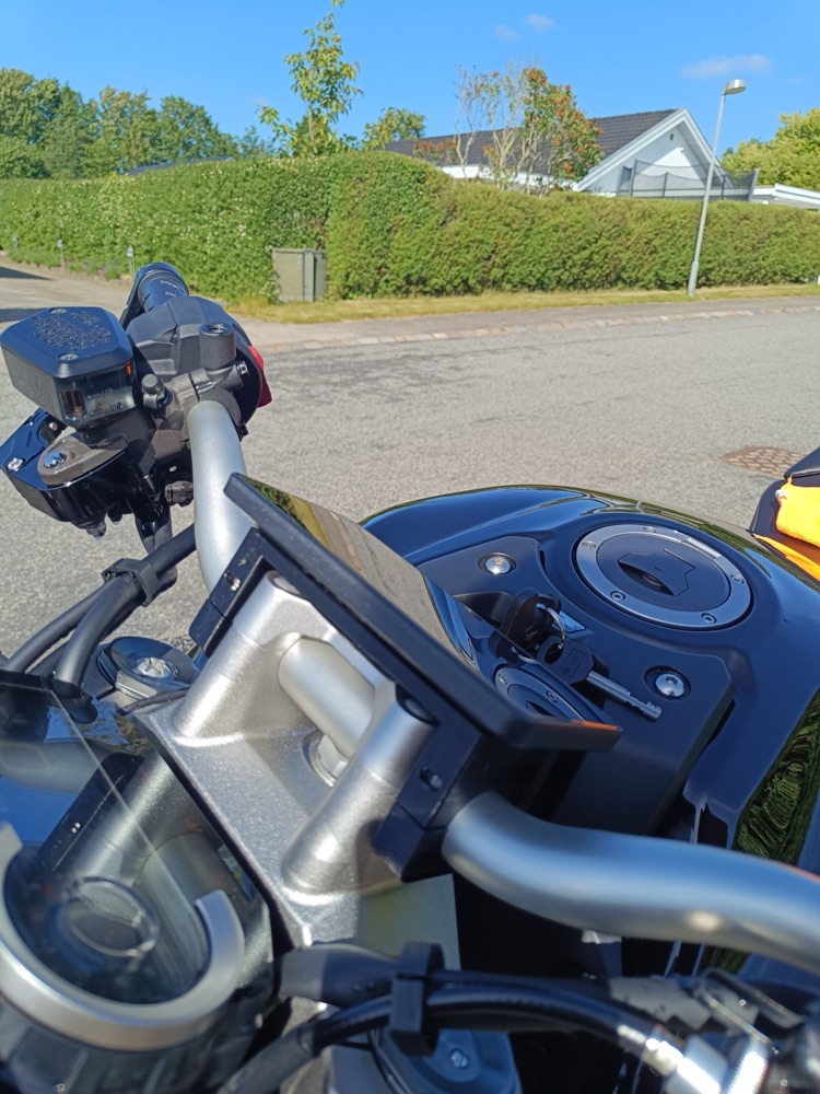 Honda CB1000R için L300 motosiklet CarPlay ekranı görsel 2