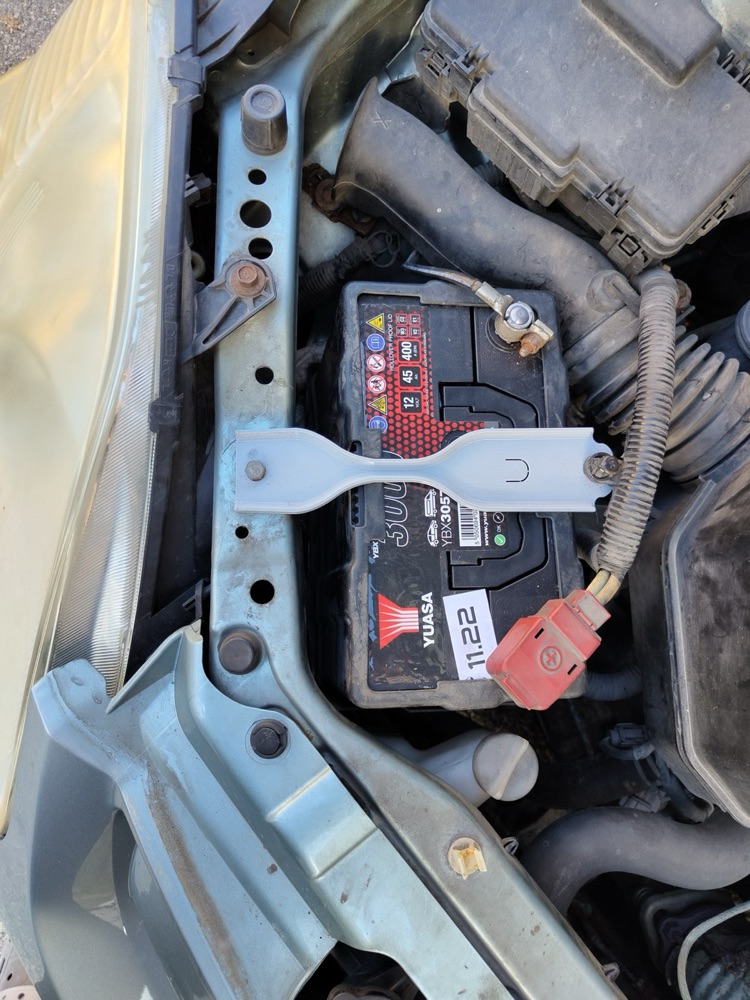 Honda Civic 2003 akü tutucu braketi