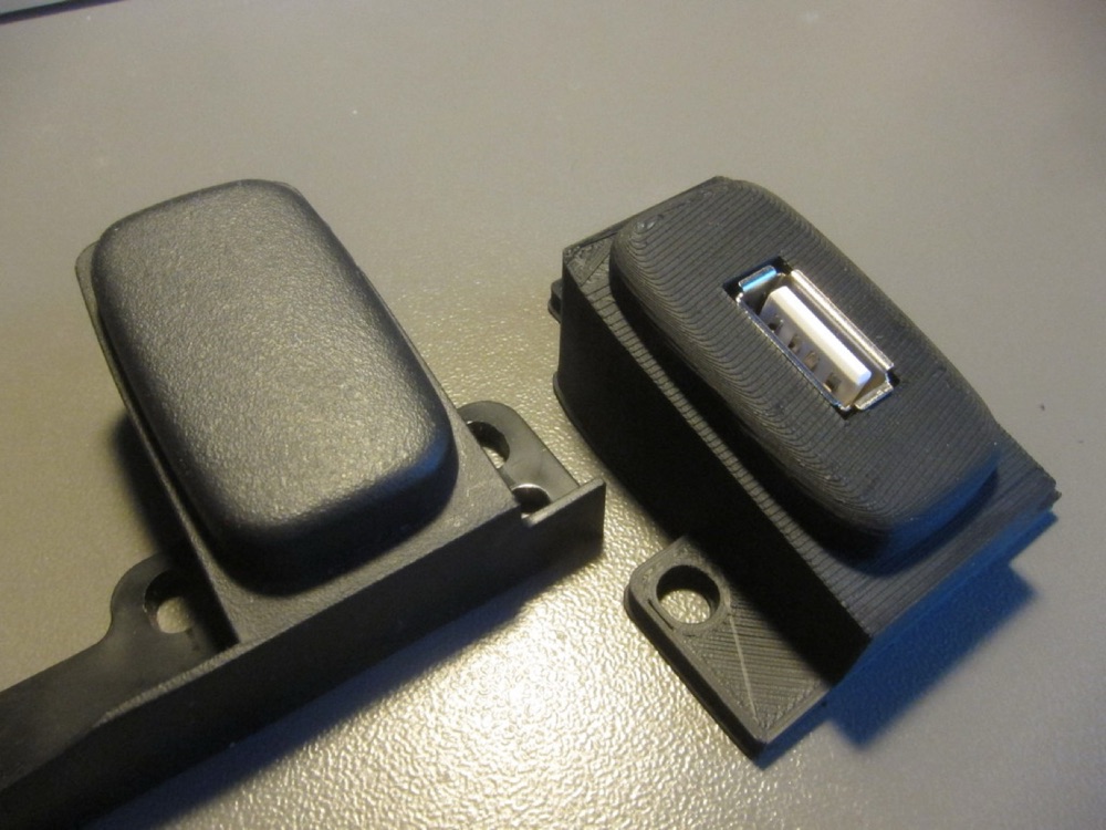 Honda Civic 2006 merkez konsol USB portları görsel 3