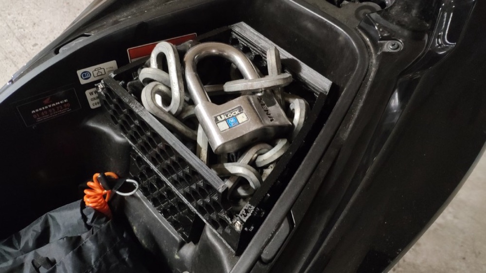 Honda PCX bagaj ek bölme aparatı