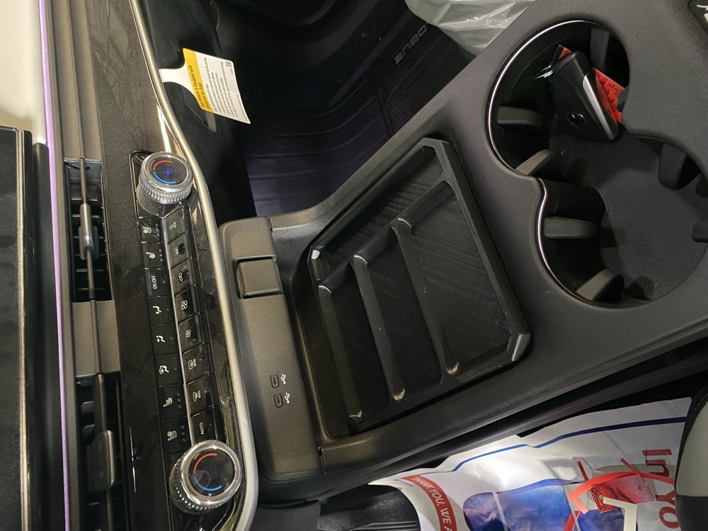 Honda Prologue konsol tepsisi ve telefon tutucu