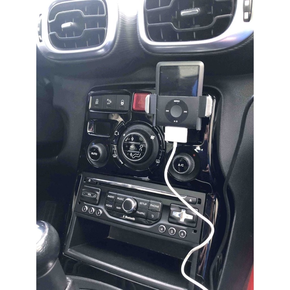 iPod Nano 3G Araç İçi Tutucu Aparat