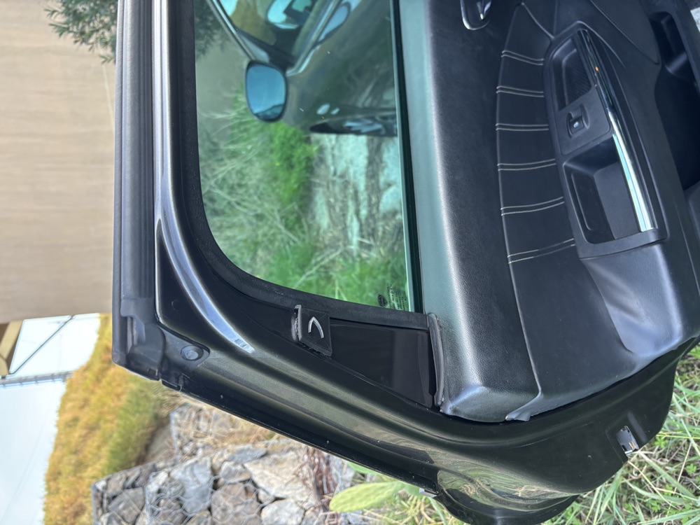 Lancia Delta III (2008-2014) Kapı Direği Delik Tapası (Sol Arka) görsel 2