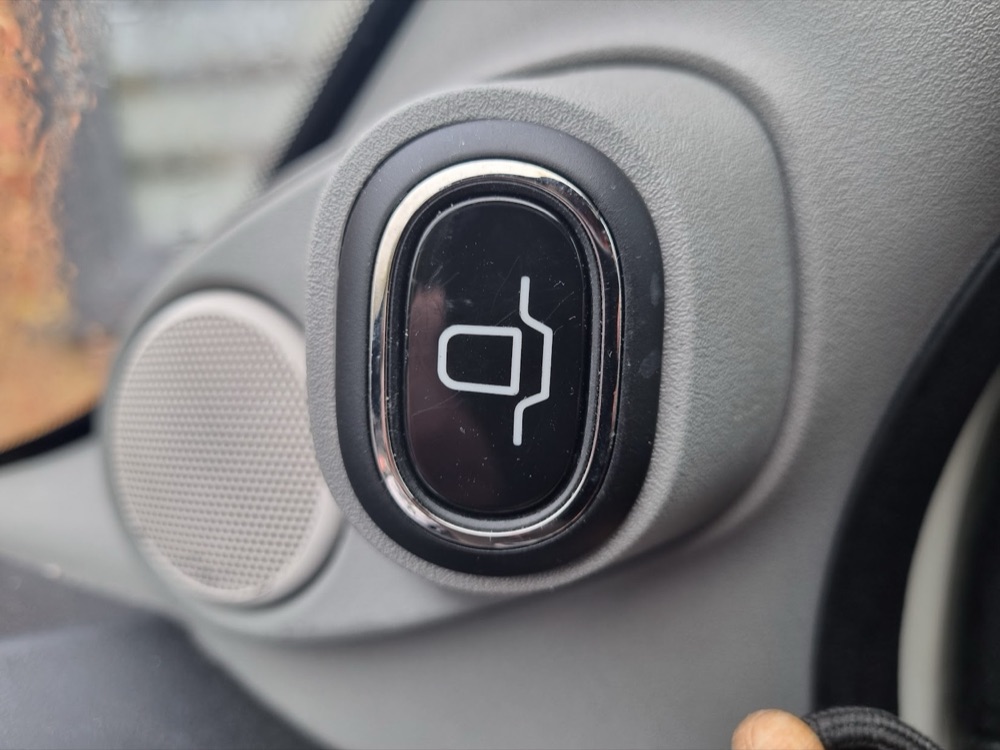 Lancia Ypsilon / Chrysler Ypsilon telefon-GPS tutucu