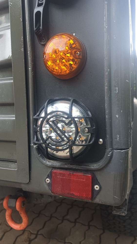 Land Rover Defender arka stop koruması