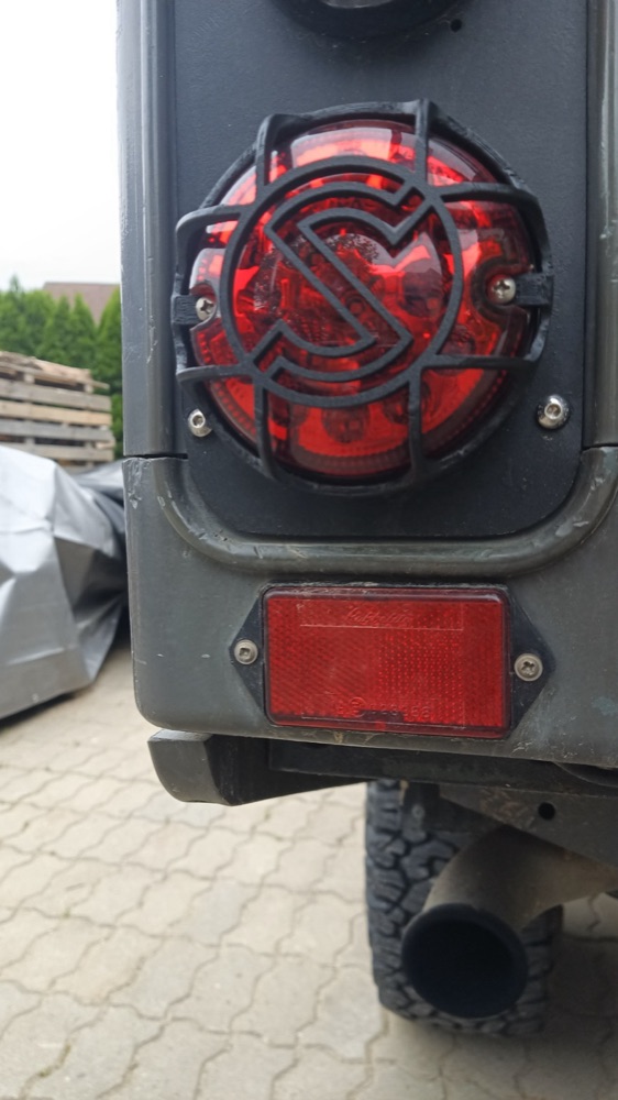 Land Rover Defender arka stop koruması görsel 2