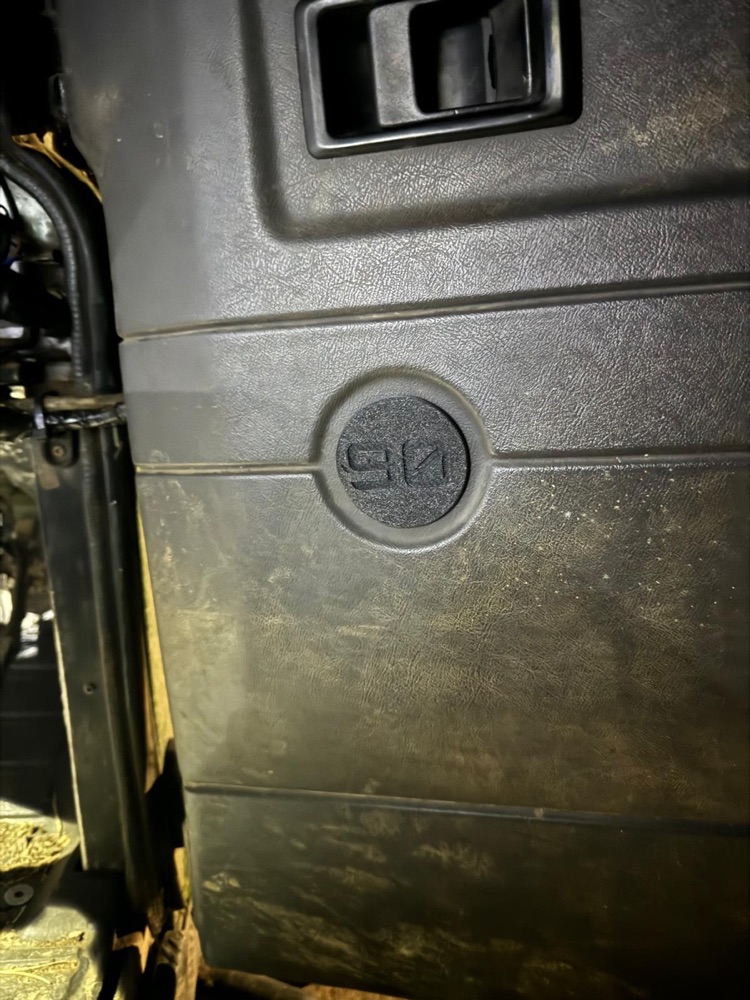 Land Rover Defender pencere kolu kapak görsel 2