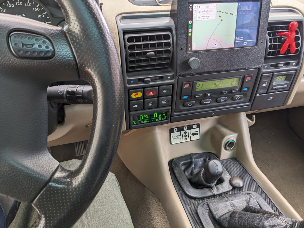 Land Rover Discovery 2 OLED ekran tutucu