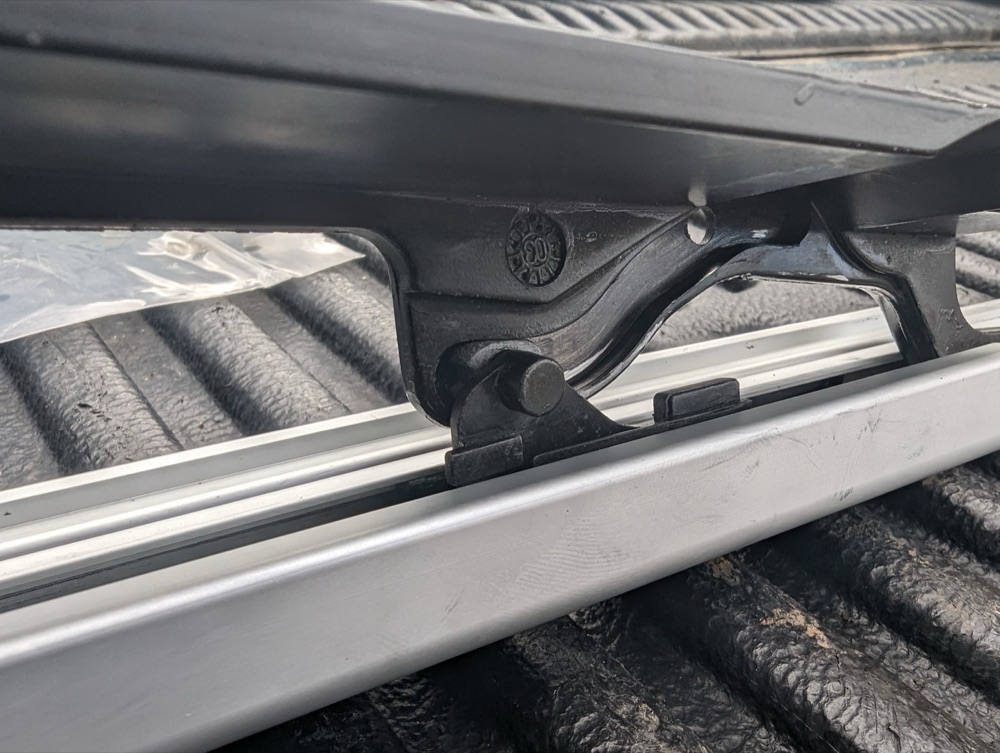 Land Rover Discovery 2 Sunroof Kanal Ara Parçası