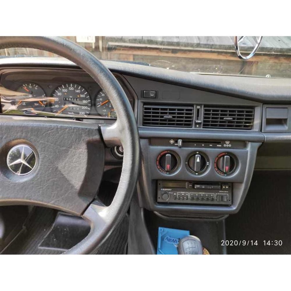 Mercedes 190E Blaupunkt Radyo Düğmesi