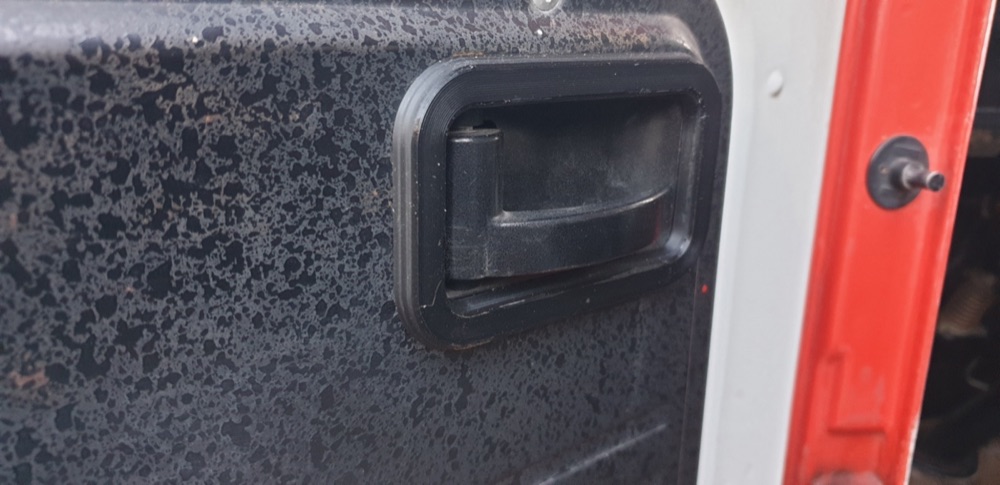 Mercedes 508D Kapı Kolu Çerçevesi