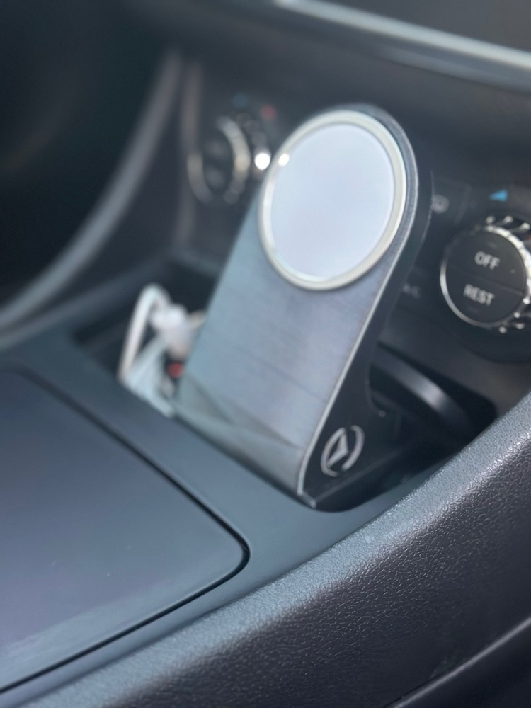 Mercedes CLA Kablosuz Şarj Standı