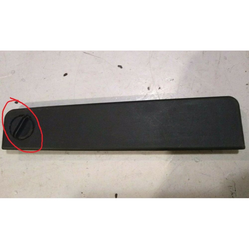 Mercedes R129 Üçüncü Fren Lambası Kapak Düğmesi