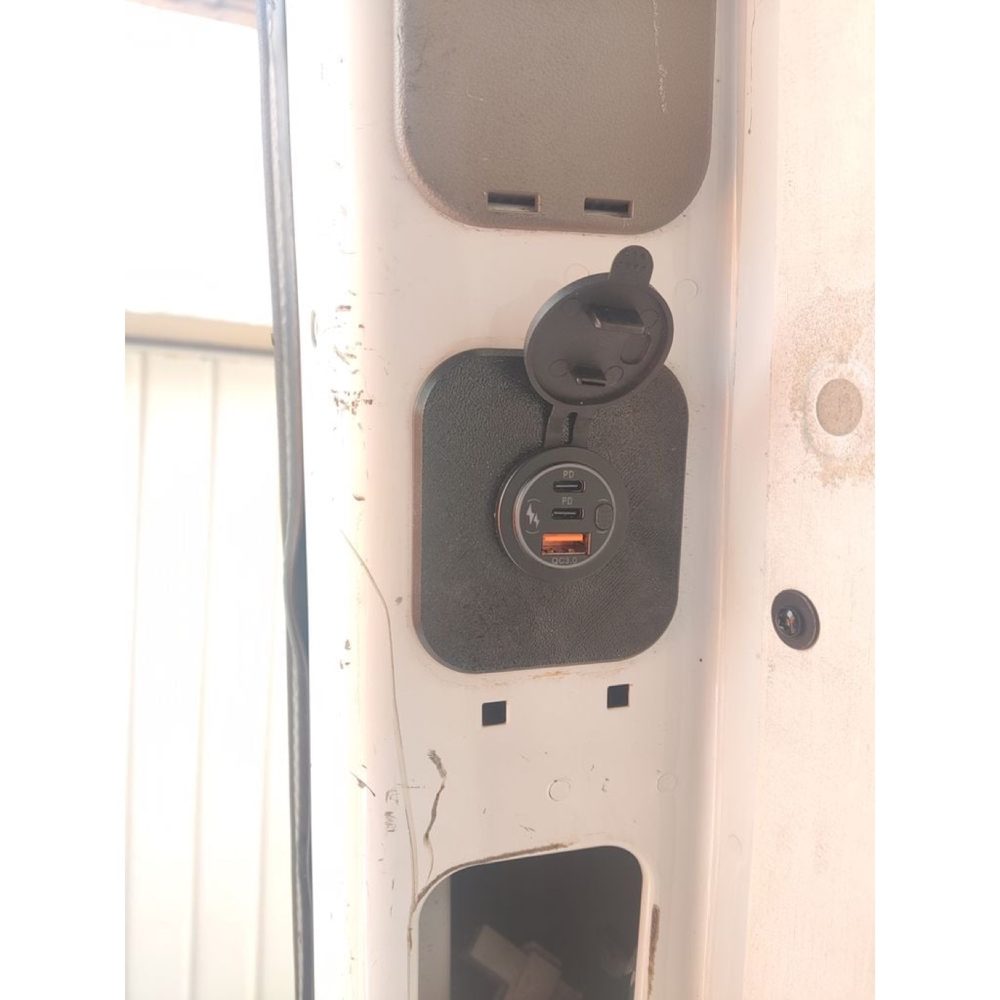 Mercedes Sprinter D-Direk 12V/USB Panel