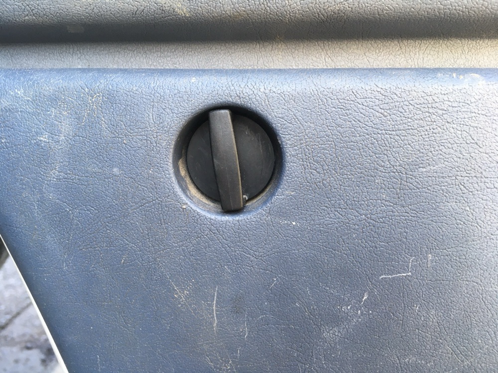 Mercedes Sprinter Ön Kapı Döşeme Klipsi görsel 2