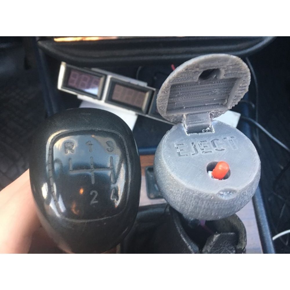 Mercedes Vites Topuzu (Ejection Temalı) görsel 2