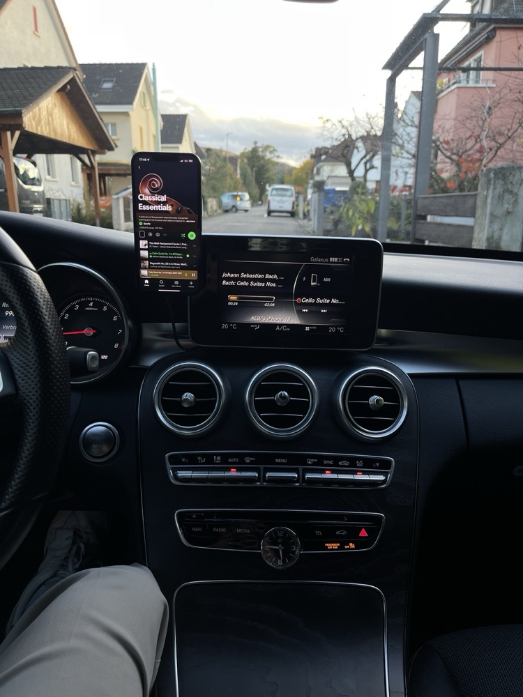 Mercedes W205 Orta Ekran Telefon Tutucu Aparatı