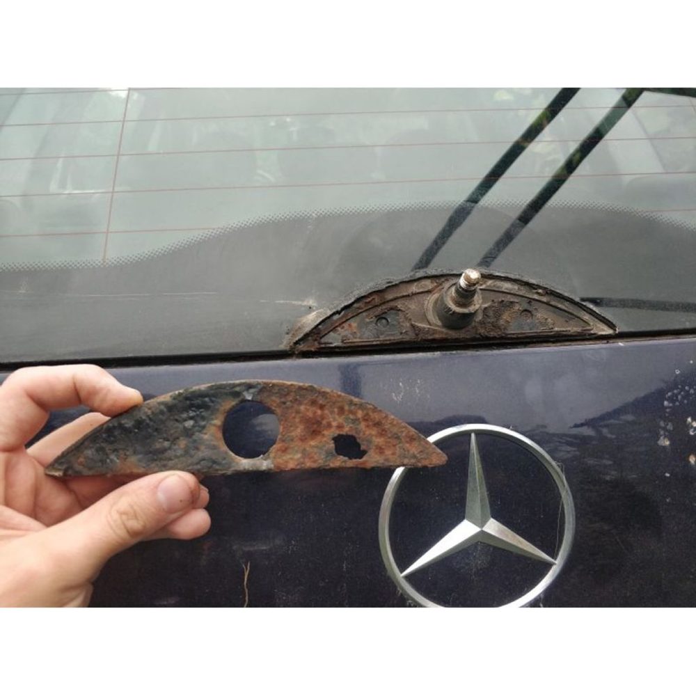 Mercedes W211 Arka Silecek Kör Kapağı