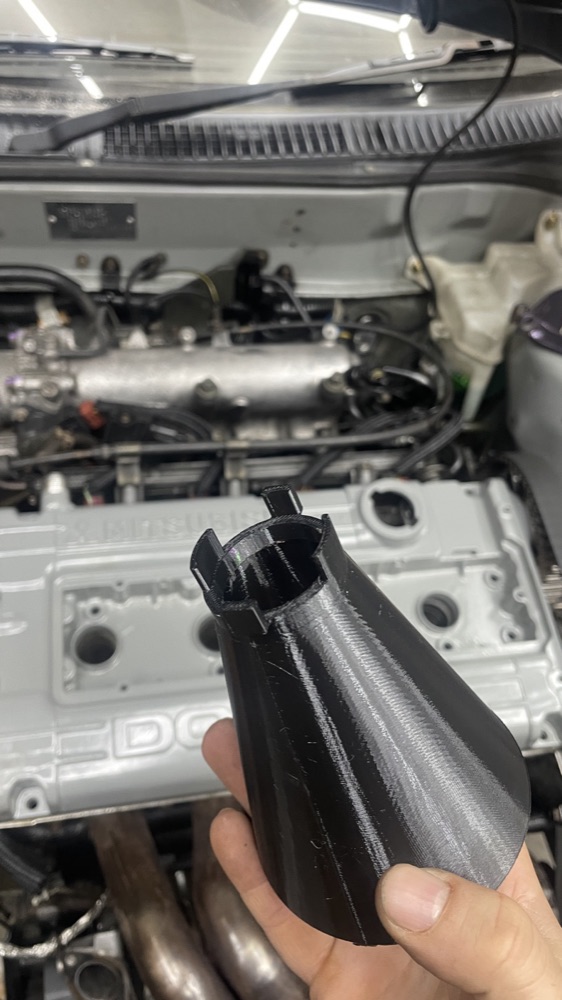 Mitsubishi 4G63 Motor Yağ Dolum Hunisi görsel 2